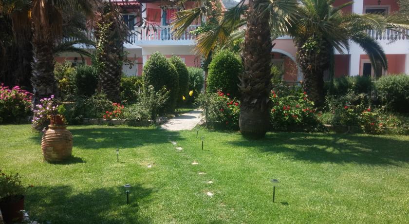 Aparthotel Kyprianos