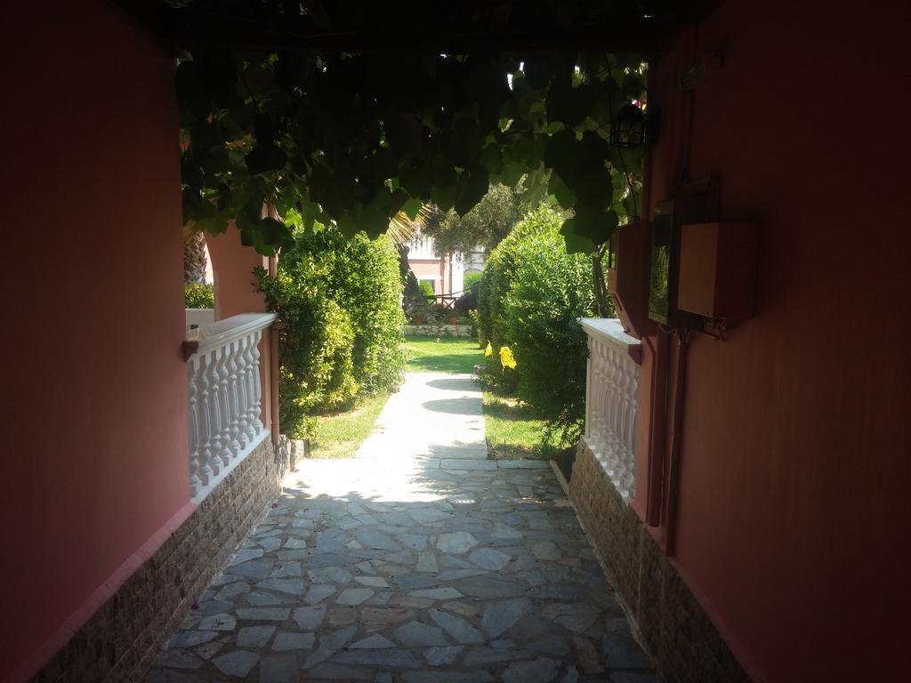 Aparthotel Kyprianos