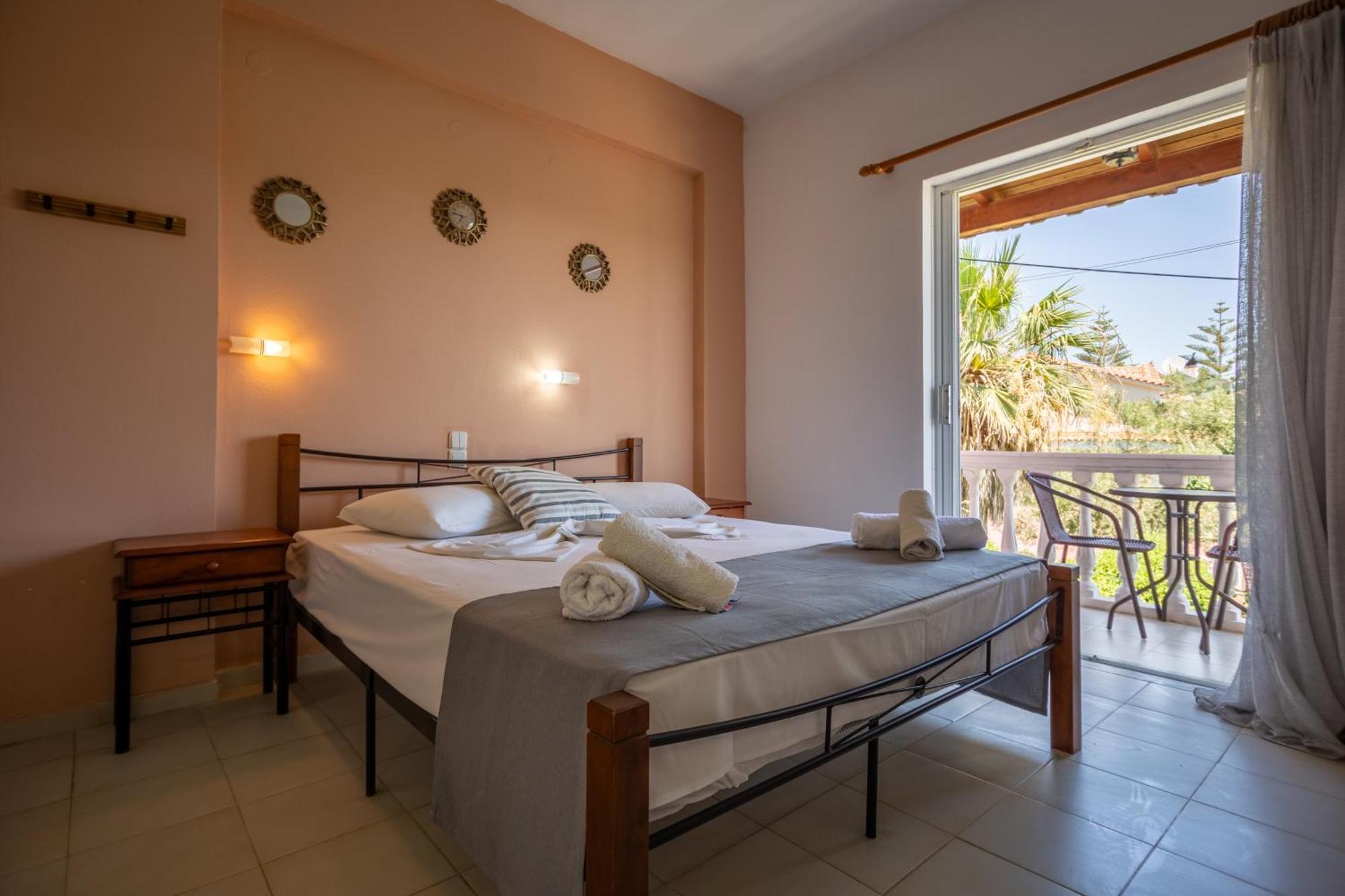 Kyprianos Aparthotel 3*
