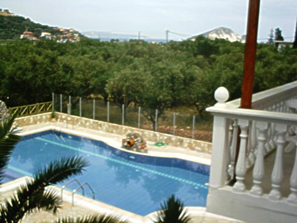 Aparthotel Kyprianos
