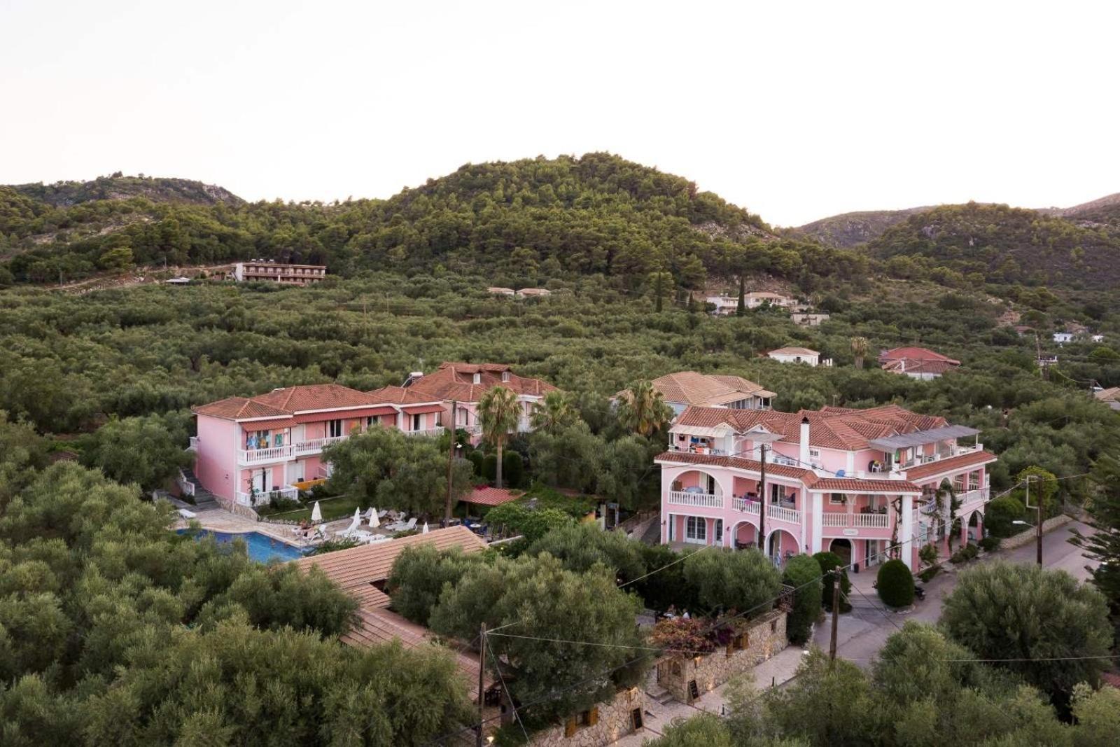 Aparthotel Kyprianos 3*